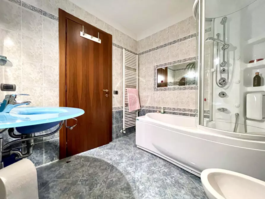 Immagine 24 di Appartamento in vendita  in desenzano a Desenzano Del Garda