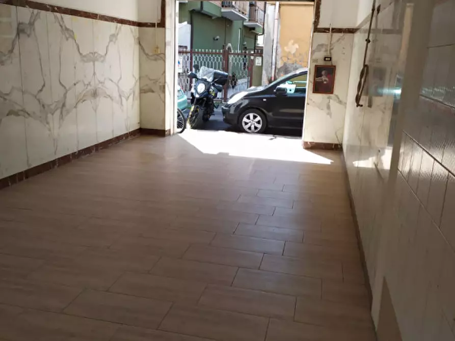 Immagine 4 di Negozio in vendita  in via alessandro avoli a Roma