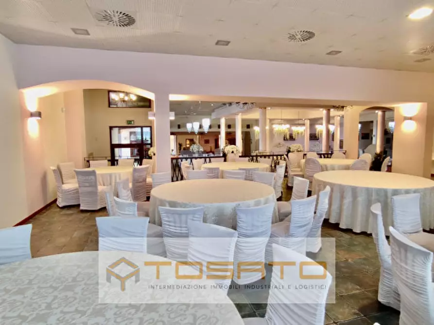 Immagine 2 di Capannone industriale in vendita  a Concamarise