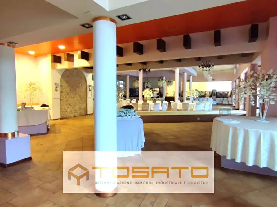 Immagine 2 di Capannone industriale in vendita  a Concamarise