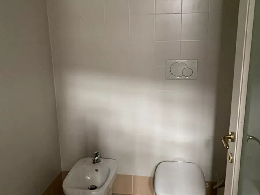 Immagine 15 di Ufficio in affitto  in PIAZZA SAN JACOPINO a Firenze