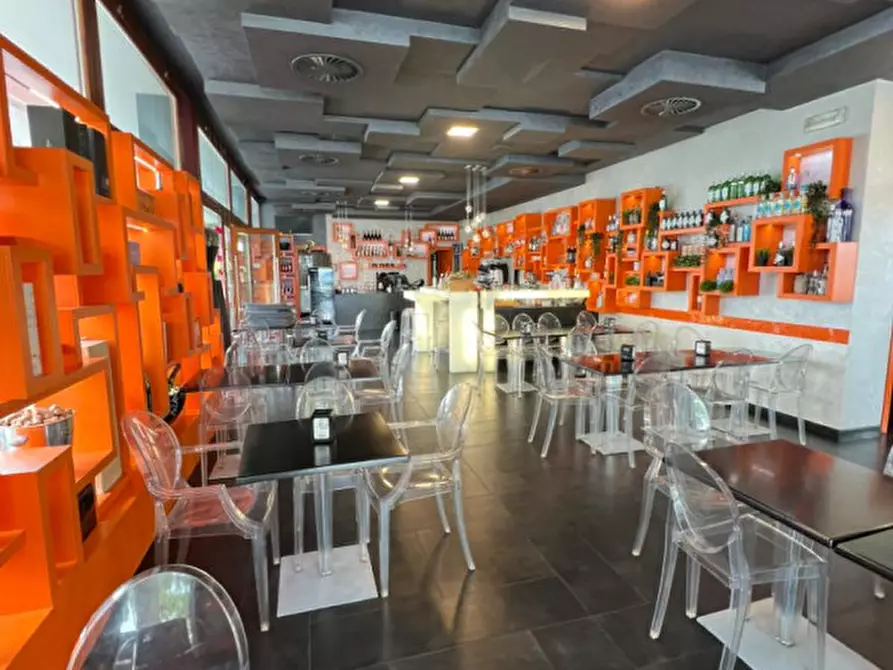 Immagine 7 di Attività commerciale in vendita  a Montegrotto Terme