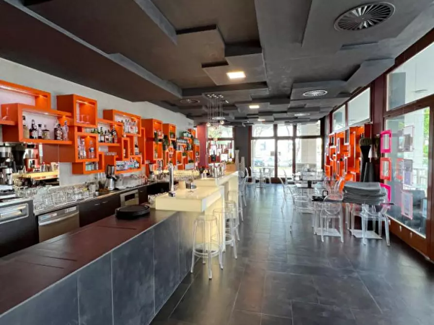 Immagine 8 di Attività commerciale in vendita  a Montegrotto Terme