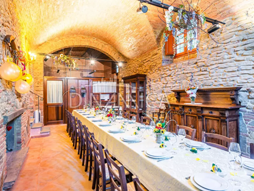 Immagine 5 di Villa in vendita  a San Miniato