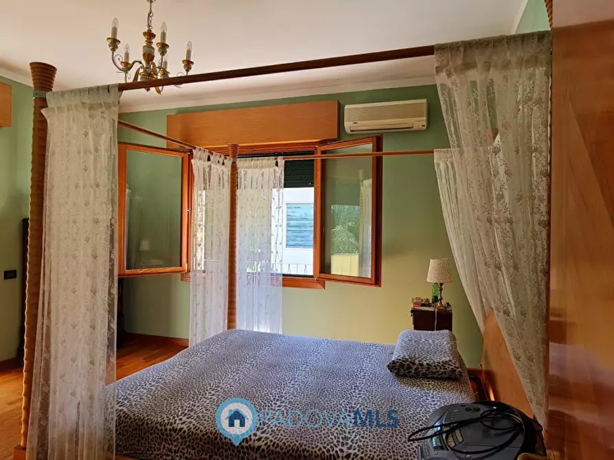 Immagine 13 di Casa indipendente in vendita  in piazza Caduti 14 a Abano Terme