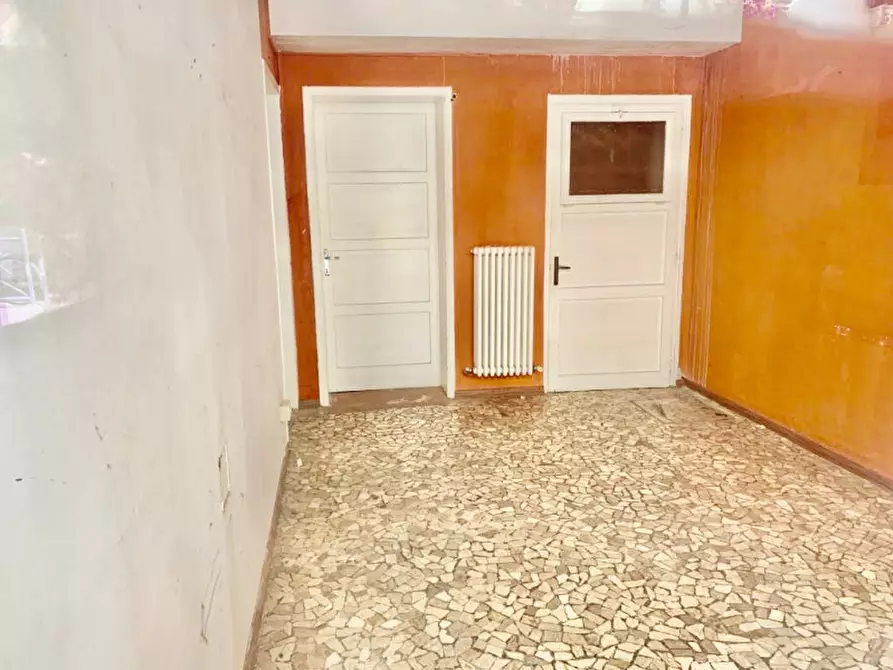 Immagine 3 di Negozio in vendita  in via Cesarotti a Padova
