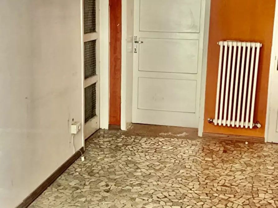 Immagine 5 di Negozio in vendita  in via Cesarotti a Padova