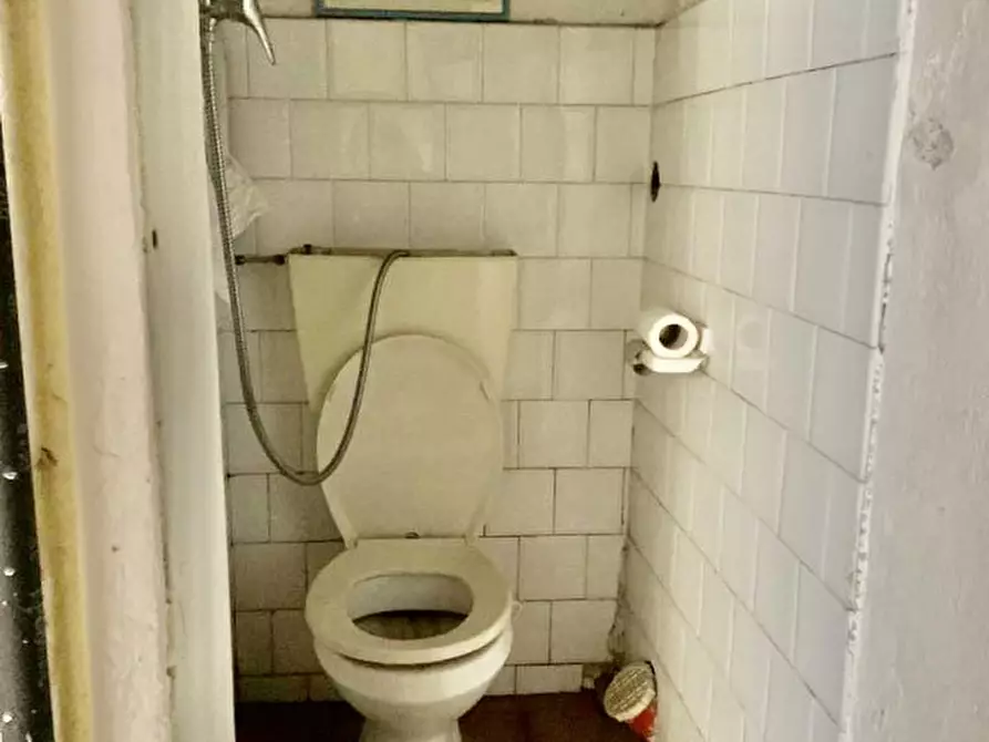 Immagine 9 di Negozio in vendita  in via Cesarotti a Padova