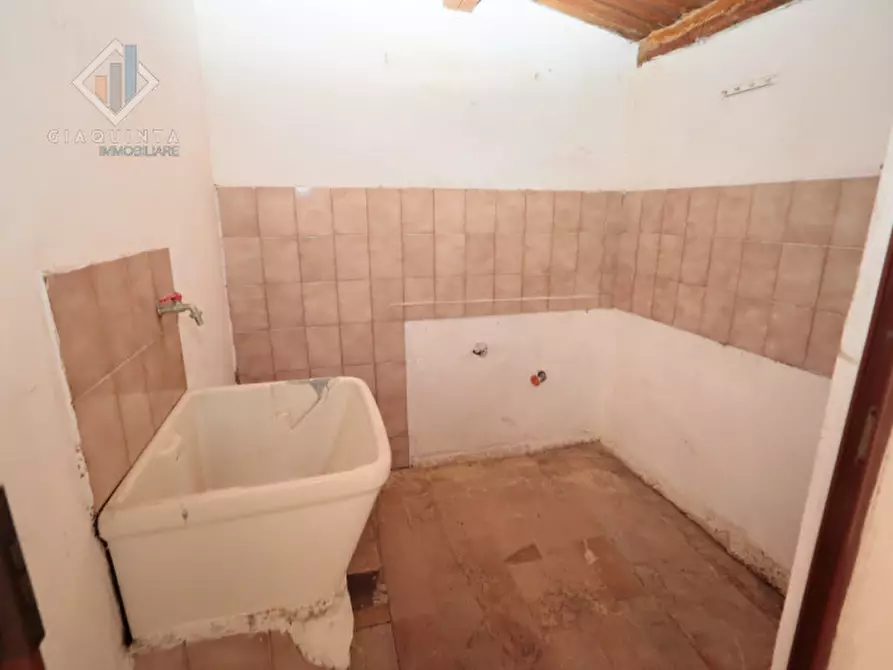 Immagine 19 di Casa indipendente in vendita  in via Como n.30 a Palagonia