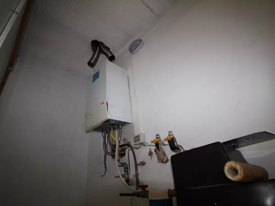 Immagine 6 di Negozio in vendita  in viale matteotti a Montevarchi