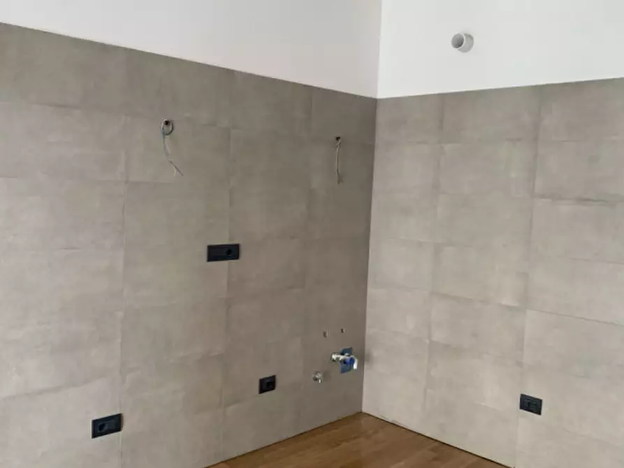 Immagine 35 di Appartamento in vendita  in Via Giana Anguissola a Roma