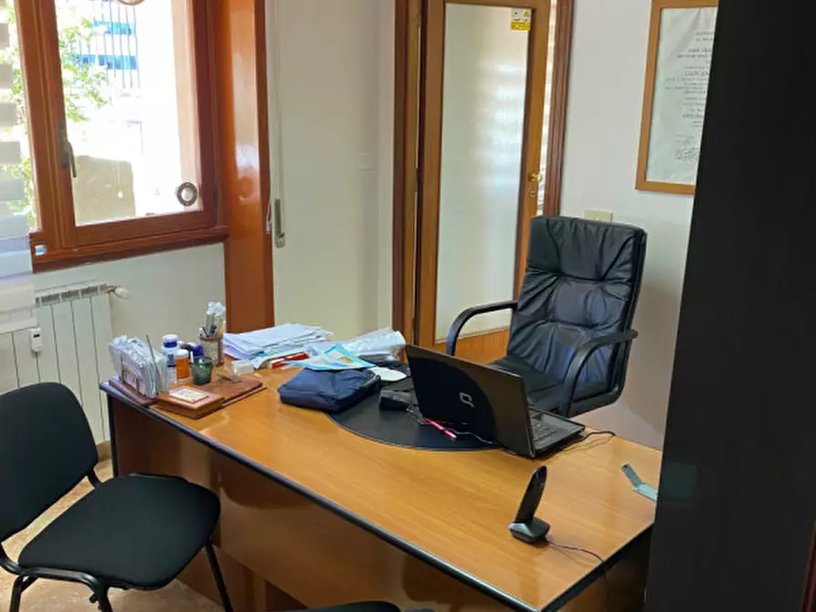 Immagine 2 di Ufficio in affitto  in VIA PANCIATICHI a Firenze