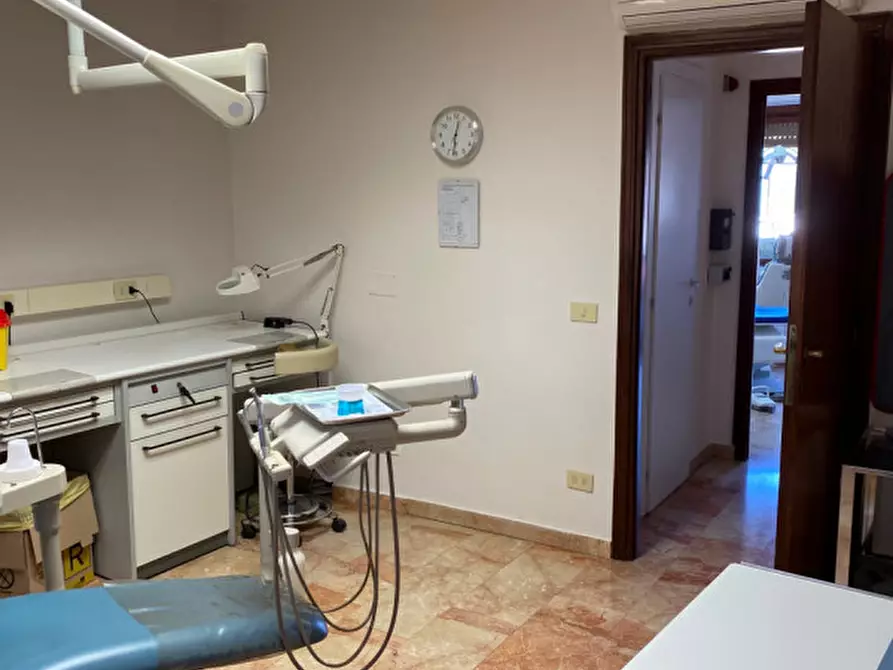 Immagine 4 di Ufficio in affitto  in VIA PANCIATICHI a Firenze