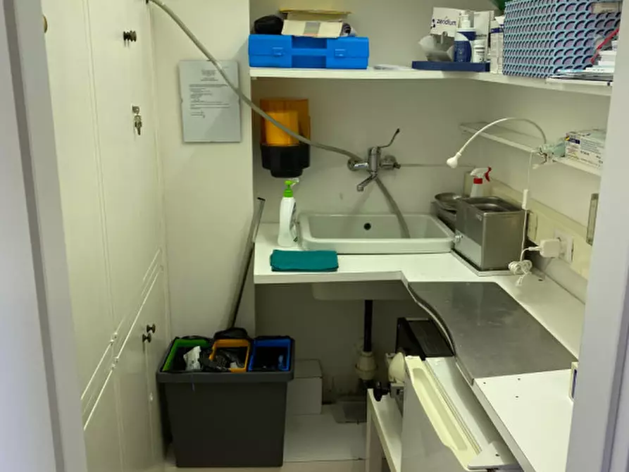 Immagine 6 di Ufficio in affitto  in VIA PANCIATICHI a Firenze