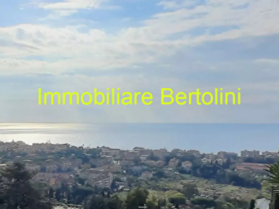 Immagine 4 di Villa in vendita  in VIA BELLAVISTA a Bordighera