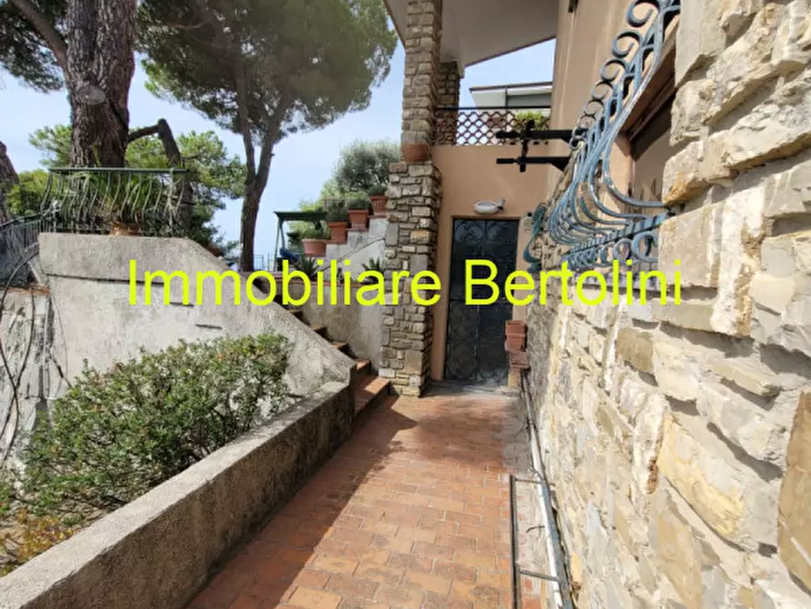 Immagine 20 di Villa in vendita  in VIA BELLAVISTA a Bordighera