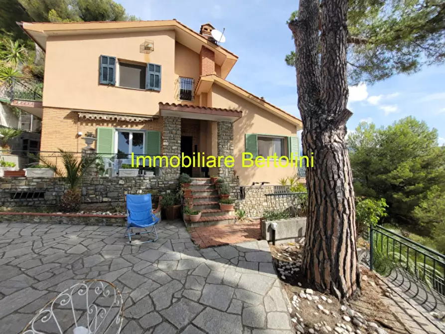 Immagine 22 di Villa in vendita  in VIA BELLAVISTA a Bordighera