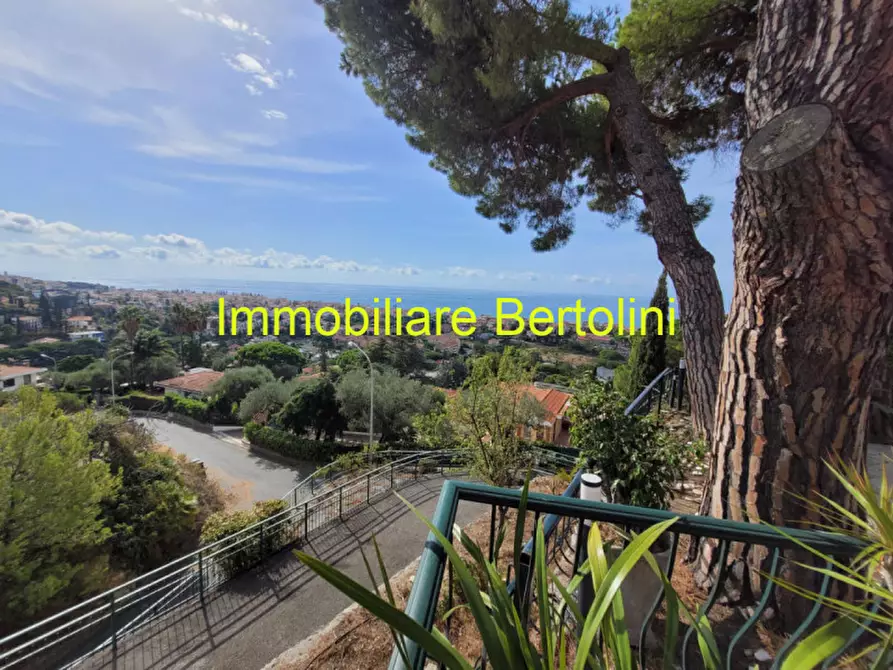 Immagine 9 di Villa in vendita  in VIA BELLAVISTA a Bordighera