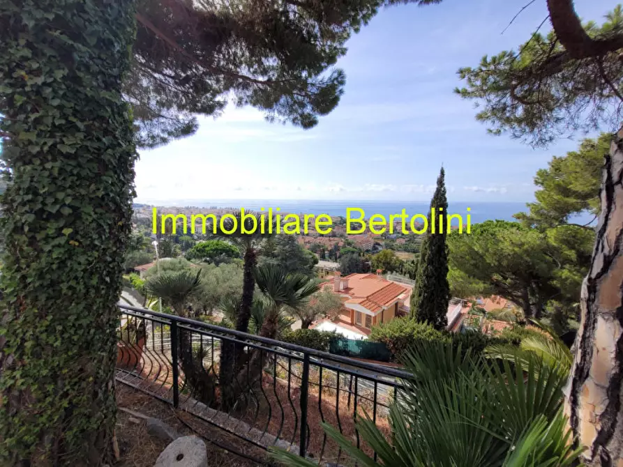 Immagine 10 di Villa in vendita  in VIA BELLAVISTA a Bordighera