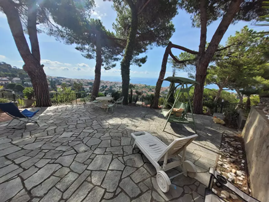 Immagine 14 di Villa in vendita  in VIA BELLAVISTA a Bordighera