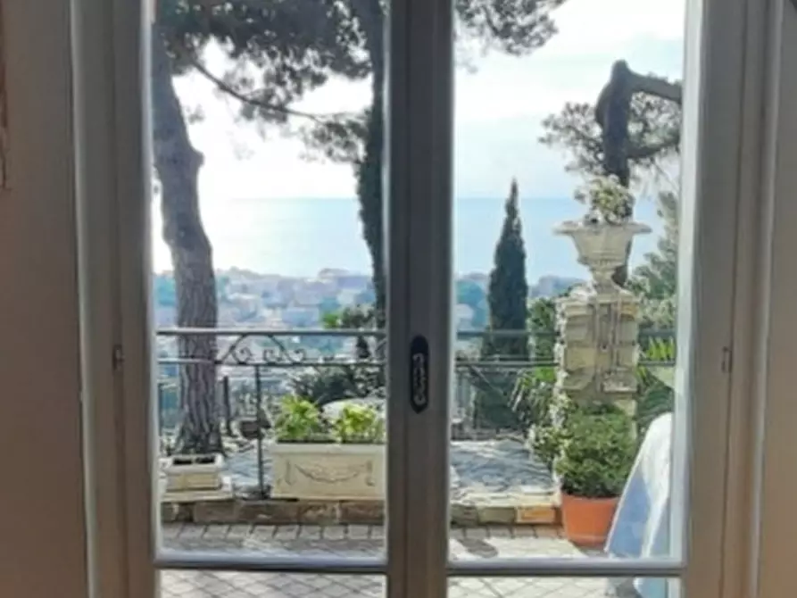 Immagine 15 di Villa in vendita  in VIA BELLAVISTA a Bordighera