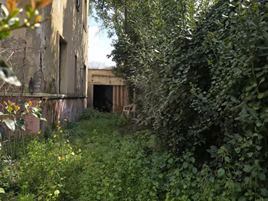 Immagine 31 di Villa in vendita  in Via Fiume, 10 a Terni