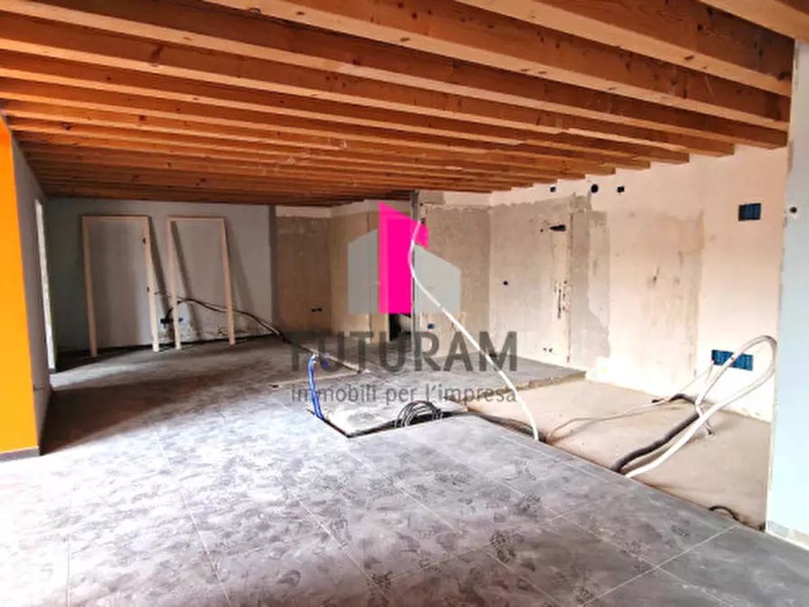 Immagine 3 di Negozio in vendita  in Piazza dei signori a Padova