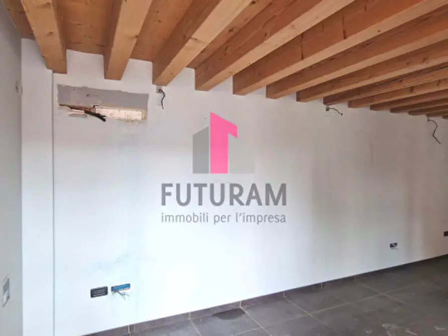 Immagine 8 di Negozio in vendita  in Piazza dei signori a Padova