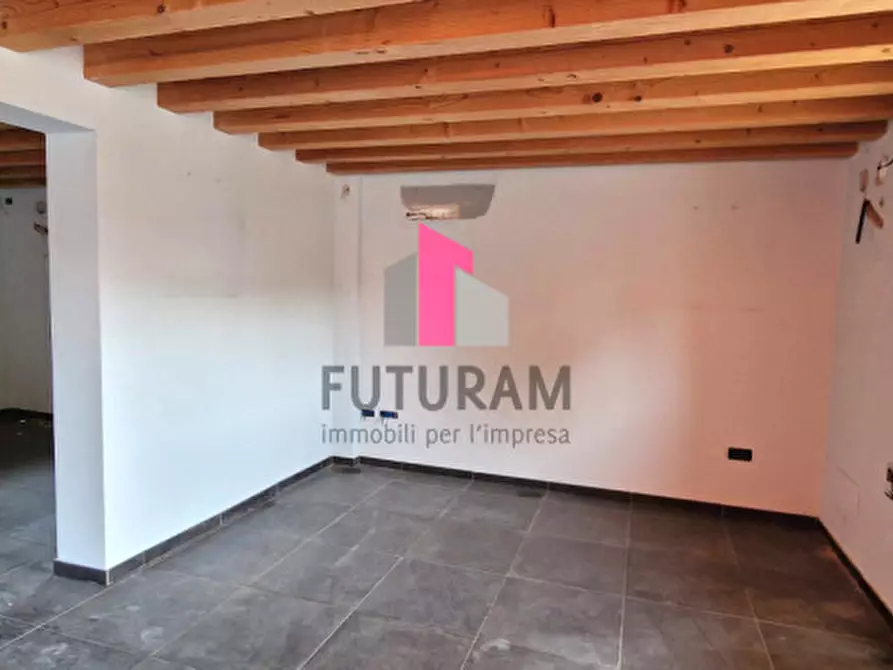 Immagine 9 di Negozio in vendita  in Piazza dei signori a Padova