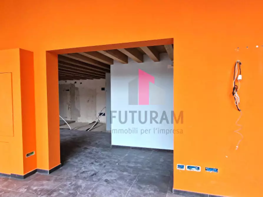 Immagine 10 di Negozio in vendita  in Piazza dei signori a Padova