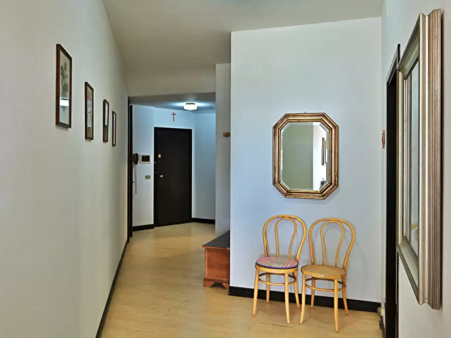 Immagine 14 di Appartamento in vendita  in via valle fiorita a Salò