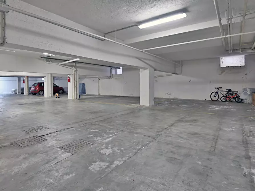 Immagine 17 di Appartamento in vendita  in via valle fiorita a Salò