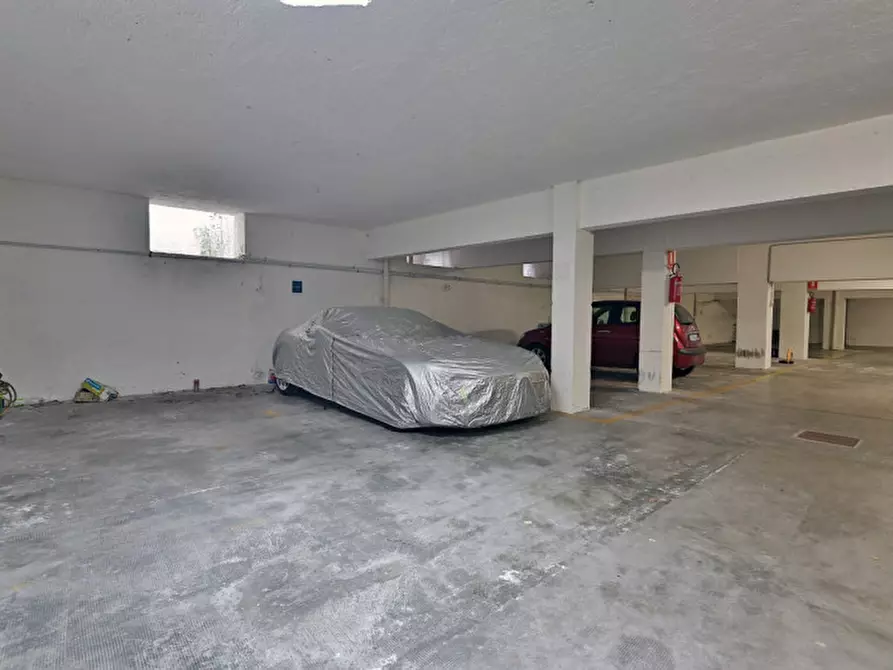 Immagine 25 di Appartamento in vendita  in via valle fiorita a Salò