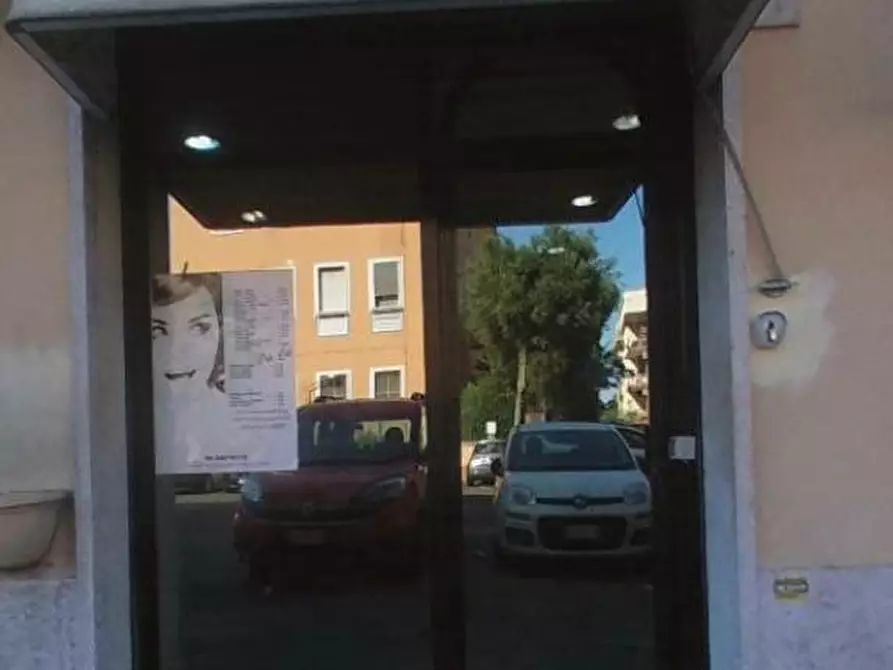 Immagine 4 di Attività commerciale in vendita  in via di torrevecchia a Roma