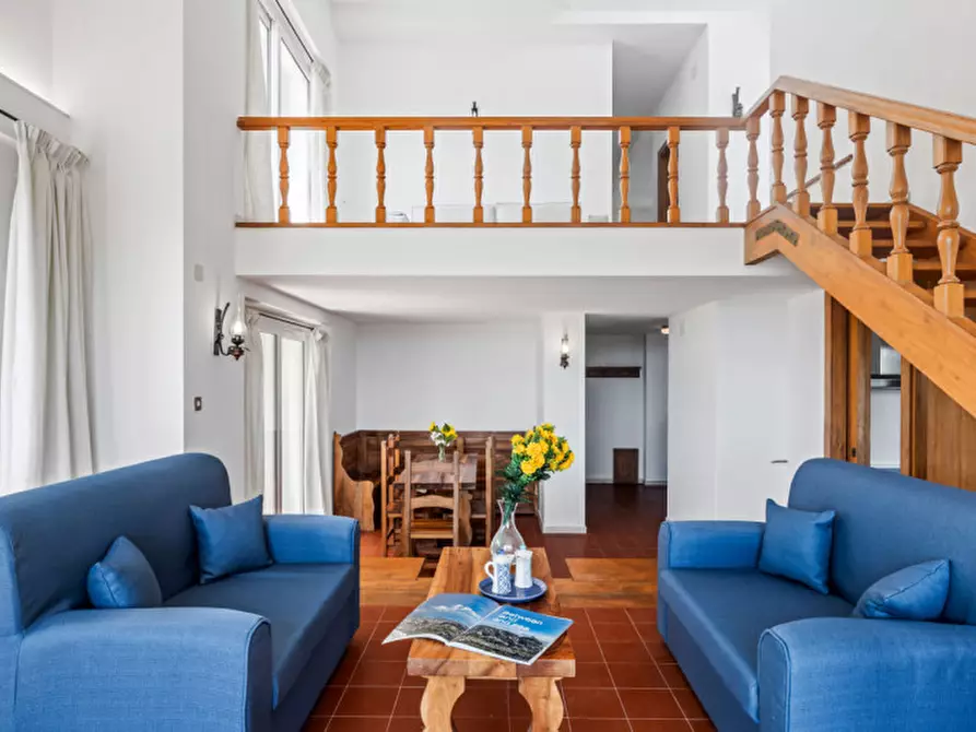 Immagine 9 di Villa in vendita  in via del cisto 3 a Golfo Aranci