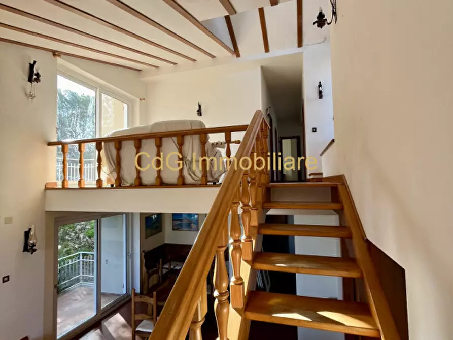 Immagine 10 di Villa in vendita  in via del cisto 3 a Golfo Aranci