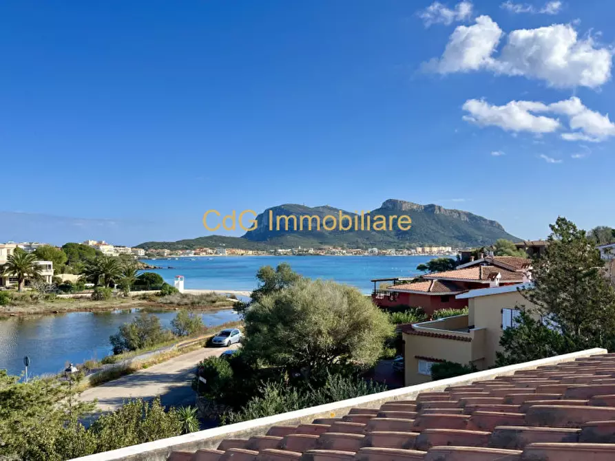 Immagine 25 di Villa in vendita  in via del cisto 3 a Golfo Aranci