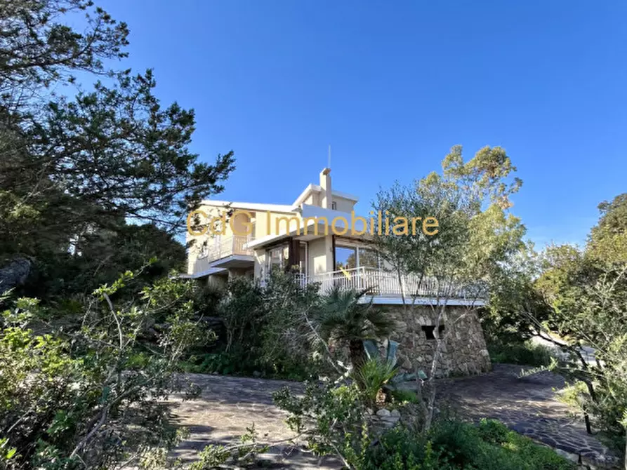 Immagine 30 di Villa in vendita  in via del cisto 3 a Golfo Aranci