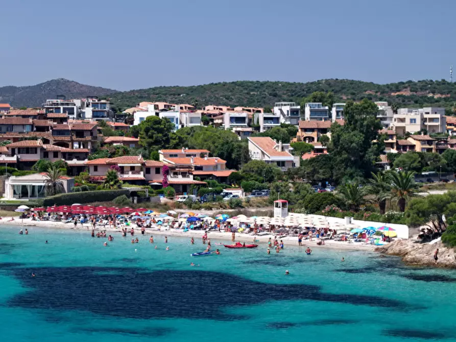 Immagine 43 di Villa in vendita  in via del cisto 3 a Golfo Aranci