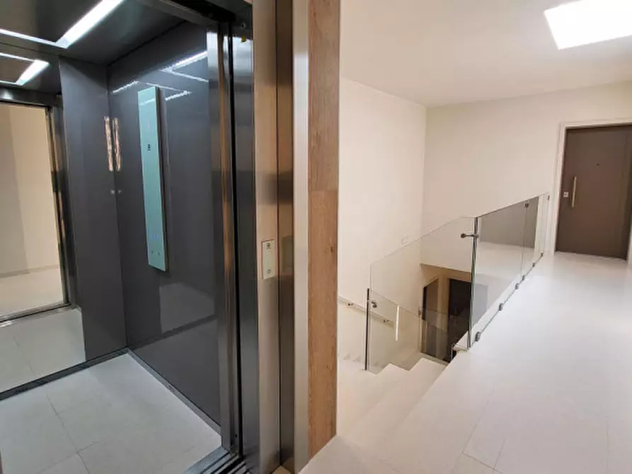 Immagine 8 di Appartamento in vendita  a Padova