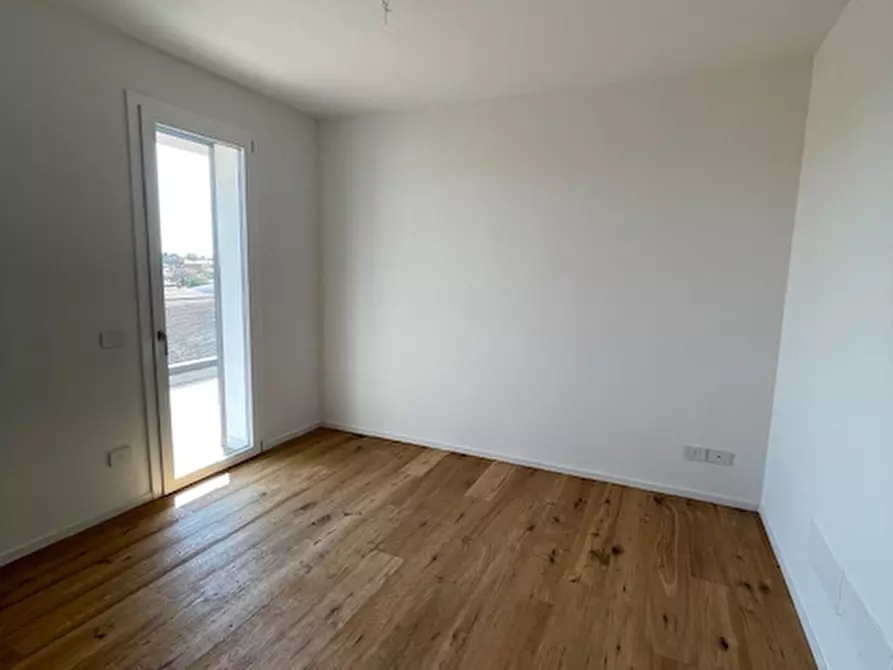 Immagine 16 di Appartamento in vendita  a Padova