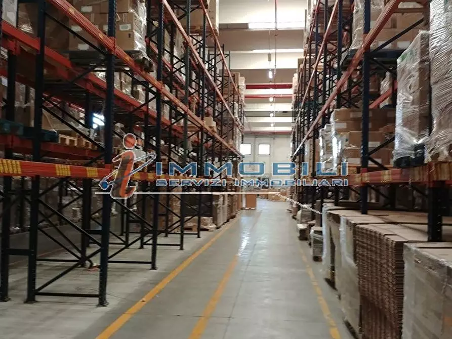 Immagine 18 di Laboratorio in affitto  in VIA GRANDI A. a Settala