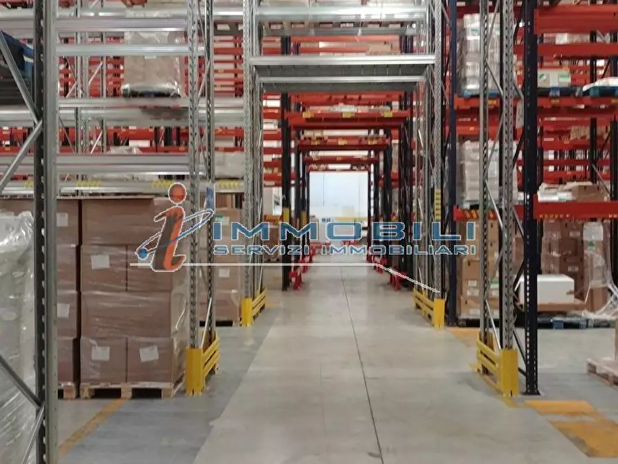 Immagine 23 di Laboratorio in affitto  in VIA GRANDI A. a Settala