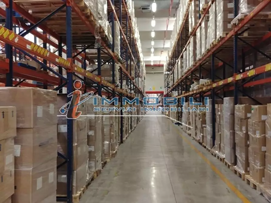 Immagine 24 di Magazzino in affitto  in VIA GRANDI A. a Settala