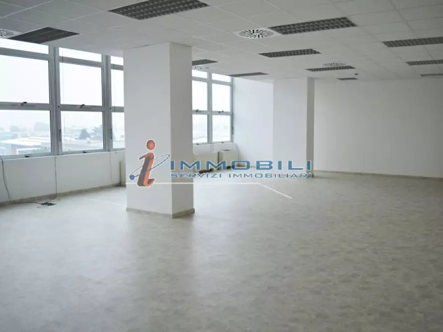 Immagine 12 di Ufficio in affitto  in VIA MECENATE a Milano