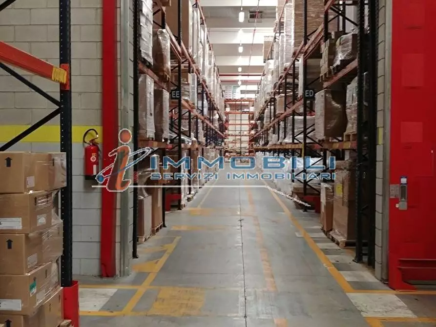 Immagine 21 di Capannone industriale in affitto  in VIA GRANDI A. a Settala