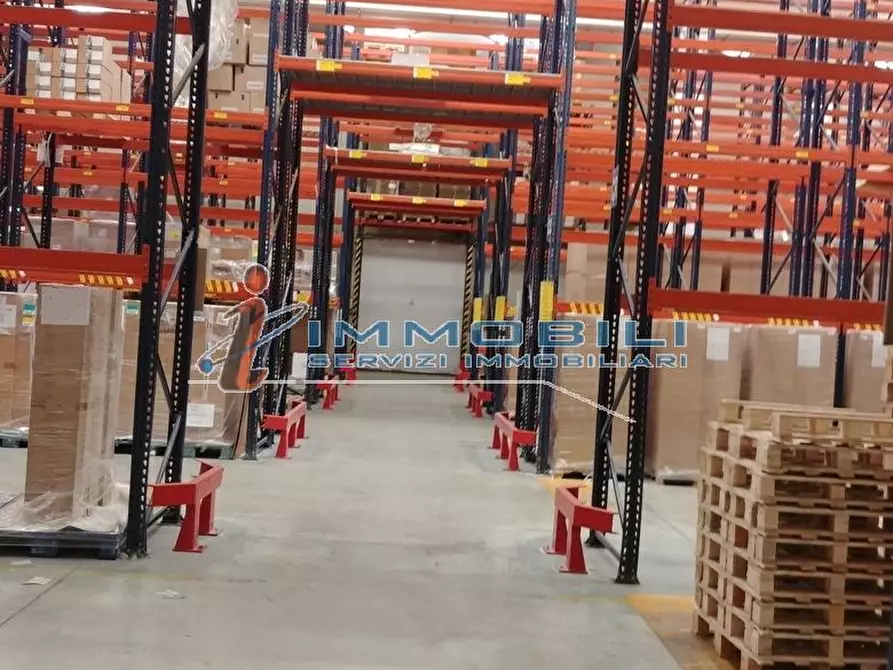 Immagine 22 di Capannone industriale in affitto  in VIA GRANDI A. a Settala