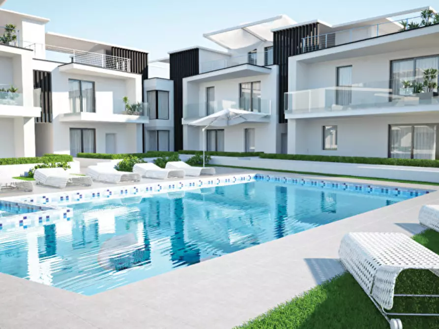 Immagine 3 di Appartamento in vendita  in Via G. Falcone n.14 a Peschiera Del Garda