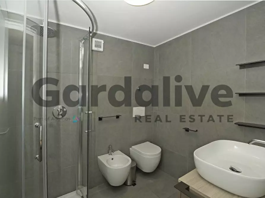 Immagine 19 di Appartamento in vendita  a Manerba Del Garda