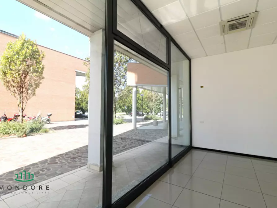 Immagine 7 di Negozio in vendita  in Via quasimodo a Castel Maggiore